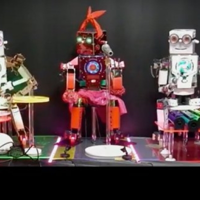 lasst die roboter spielen